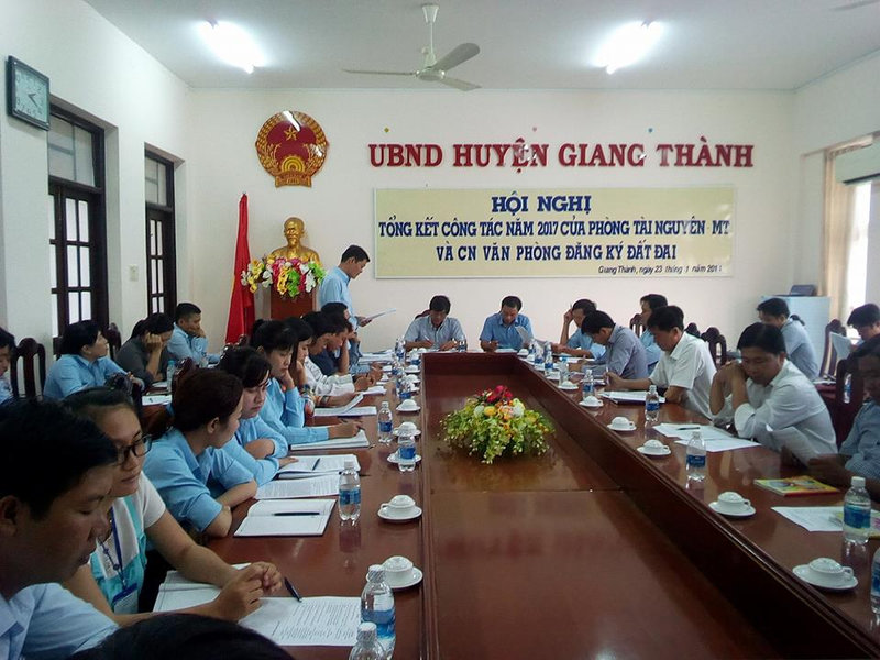 CANH HOP TK TNMT.jpg